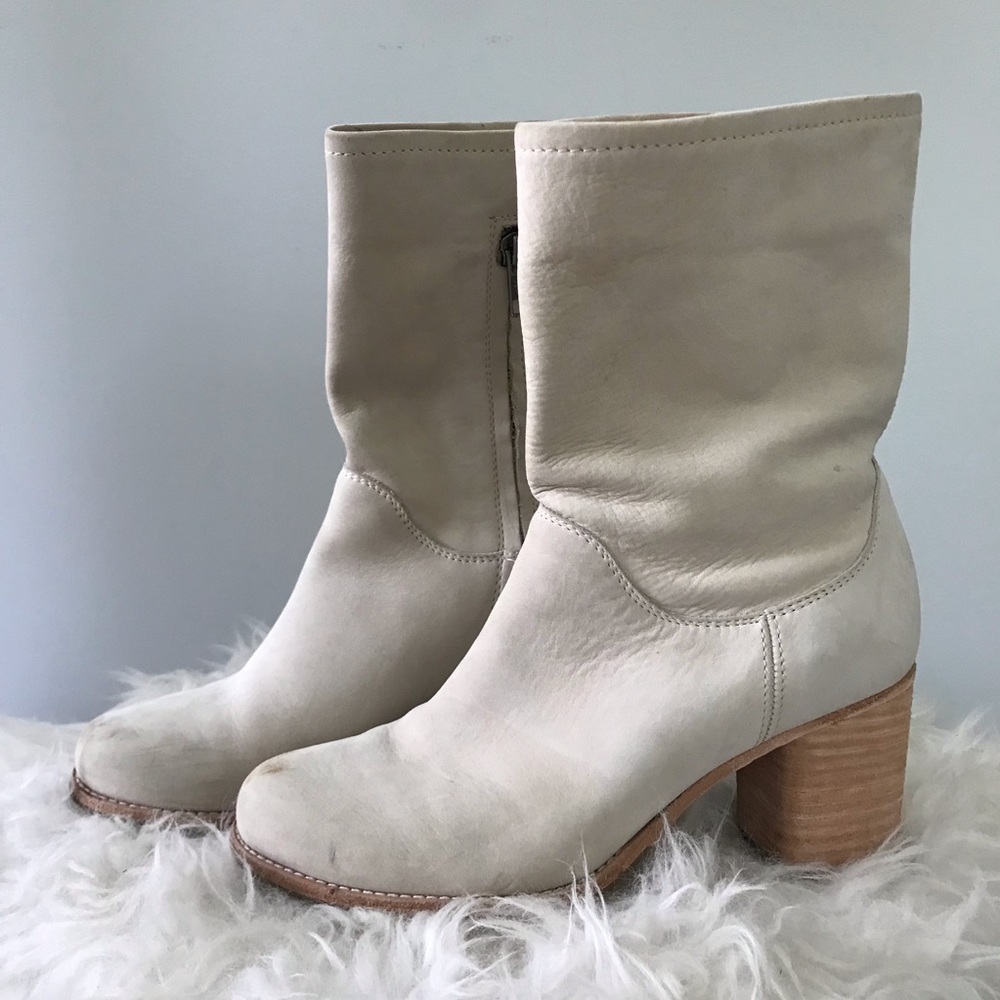 Off white Frye boots